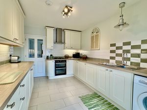 Kitchen- click for photo gallery